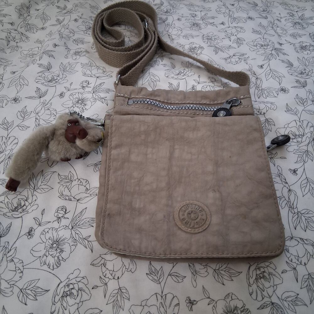 Kipling Caitlin Cross Body Purse Gray Beige With Monkey Bag Charm Travel Casual